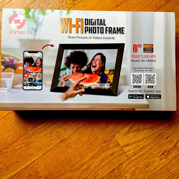 Frameo WI-FI DIGITAL 8” PHOTO FRAME with touch screen features - Picture 1 of 7